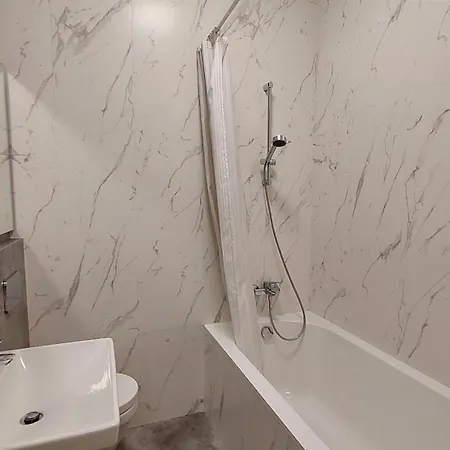 G12 Apartment *